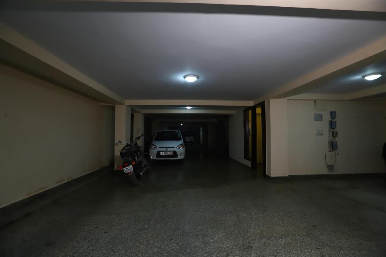 Hotel Nature View Green Park Metro Couple Friendly New Delhi Exterior photo